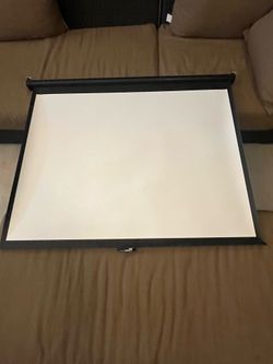 Portable projector screen