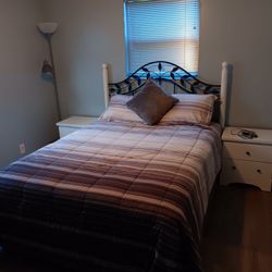 Queen Bed Set with (2) End Tables