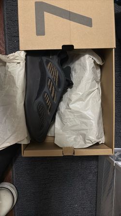 YEEZY 700 V3 Clay Brown