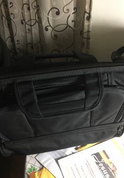 A brand new laptop bag good enough for traveling purposes