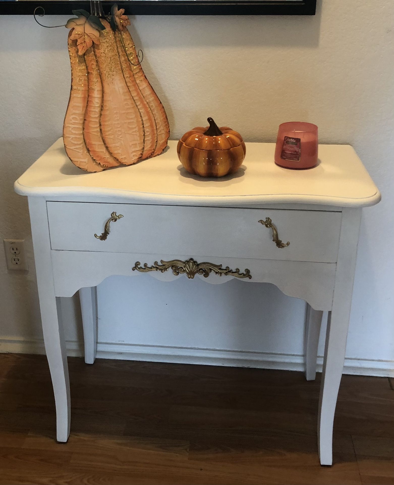 Cute Entrance Table