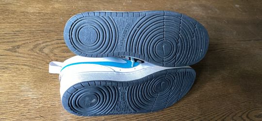 Nike White and Blue Low-Top Sneakers