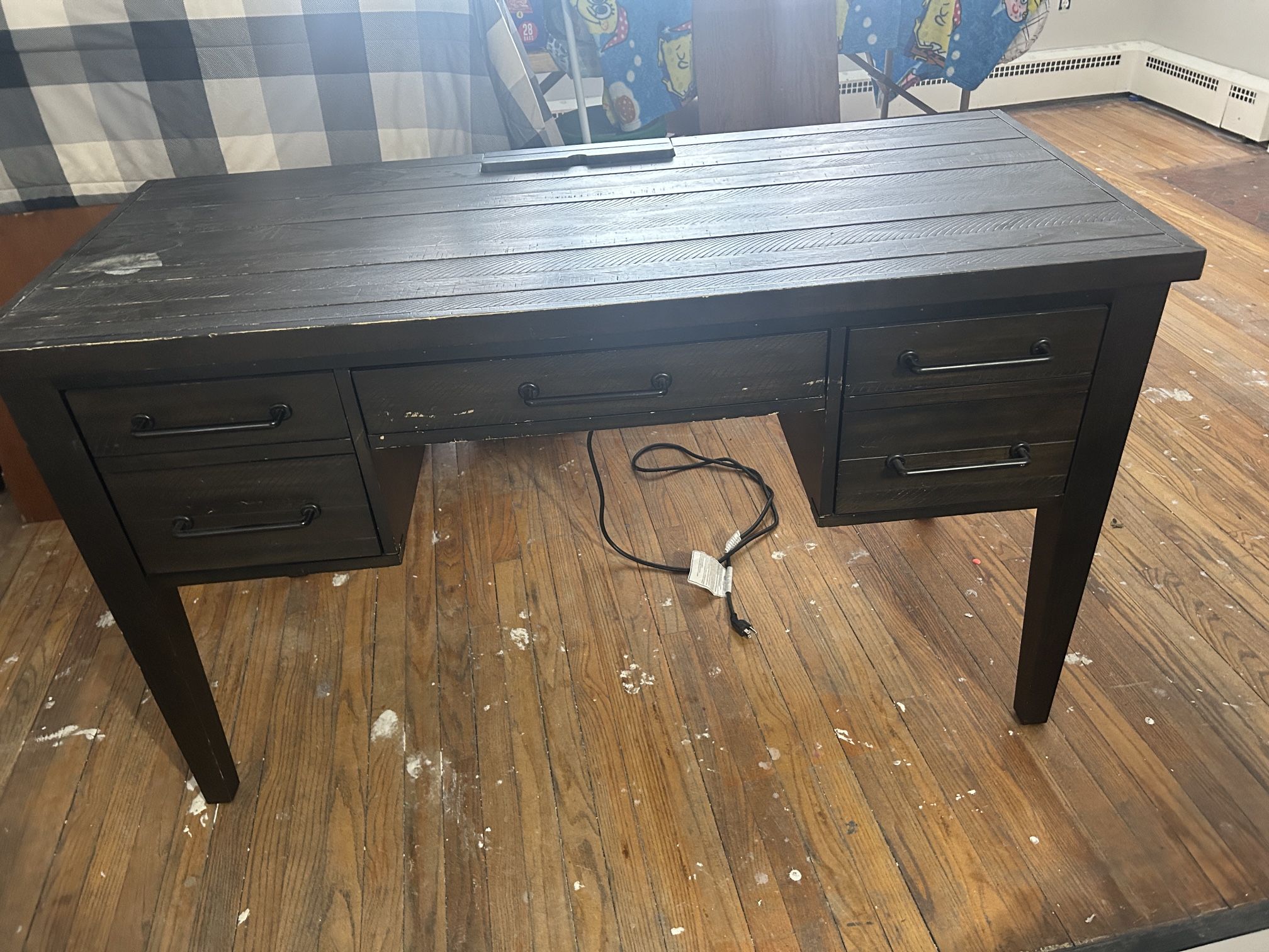 Desk (Montana Brown) Good Condition