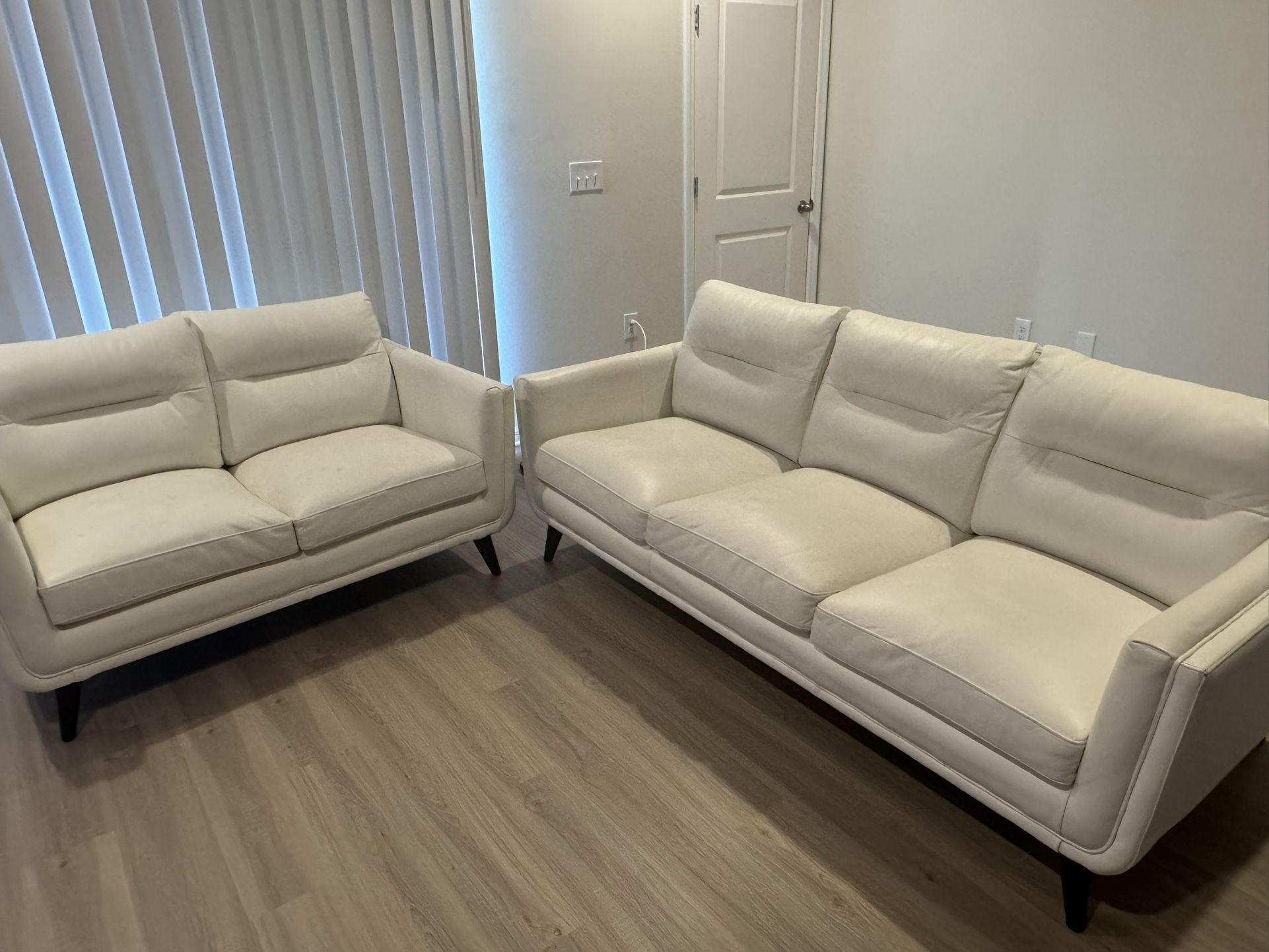 Cindy Crawford Leather Sofa Set