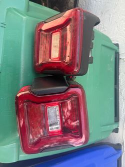 2022 Jeep Wrangler JL OEM LED Tail Lights (Pair)