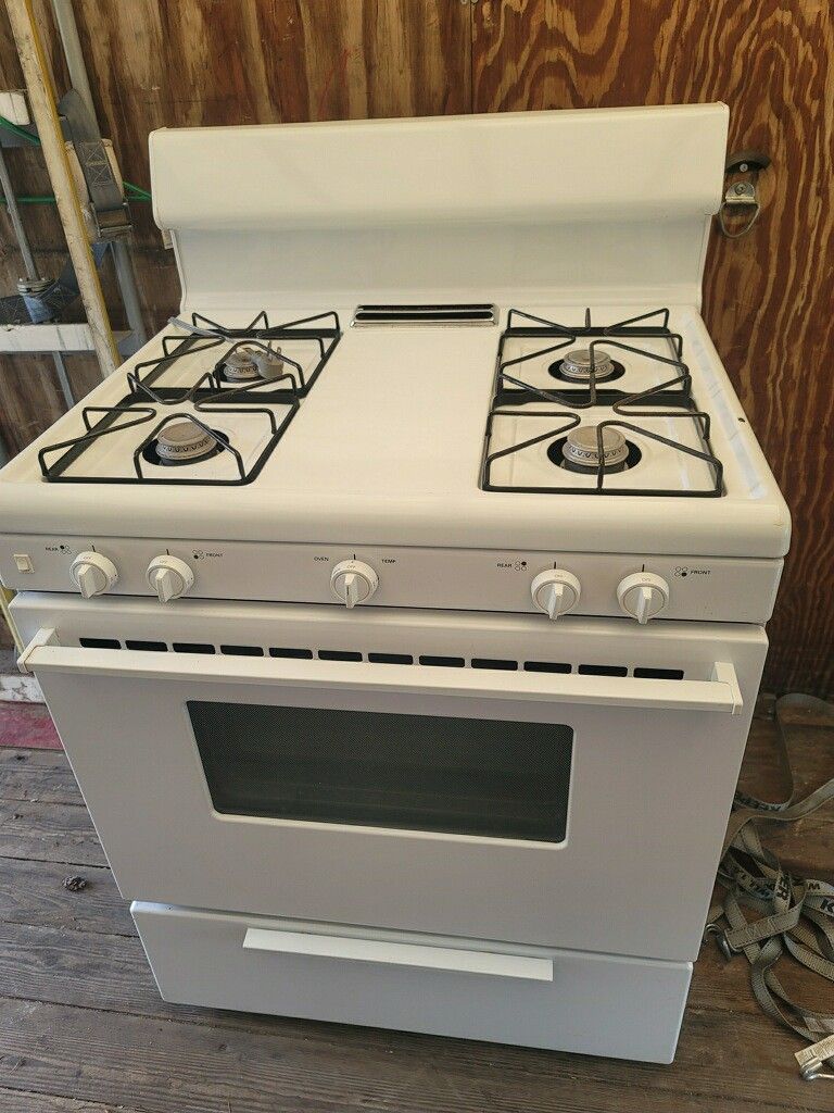 GAS STOVE