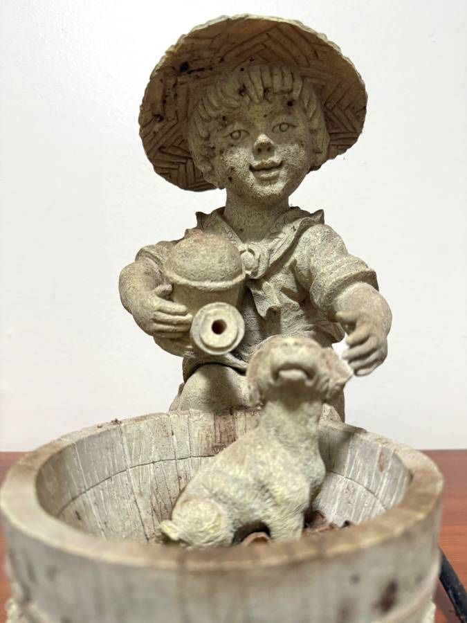 Vintage Lawn And Garden Water Fountain Fiberglass Girl Bathing Dog Figurine Decor