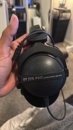Beyerdynamic - DT 770 PRO studio headphones