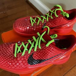 Reverse Grinch Sneakers 6.5Y