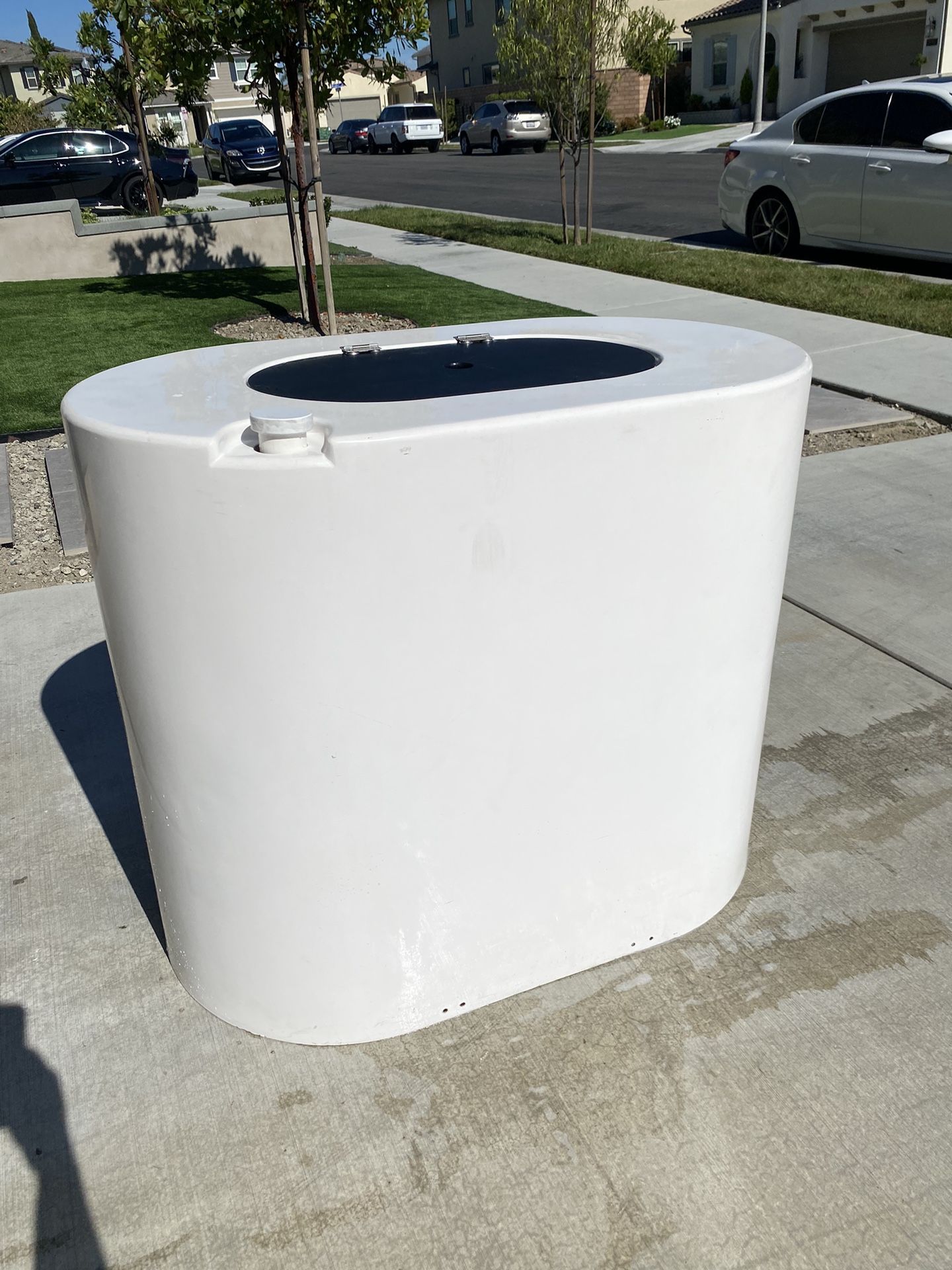 65 Gallon Fiberglass Bait Tank