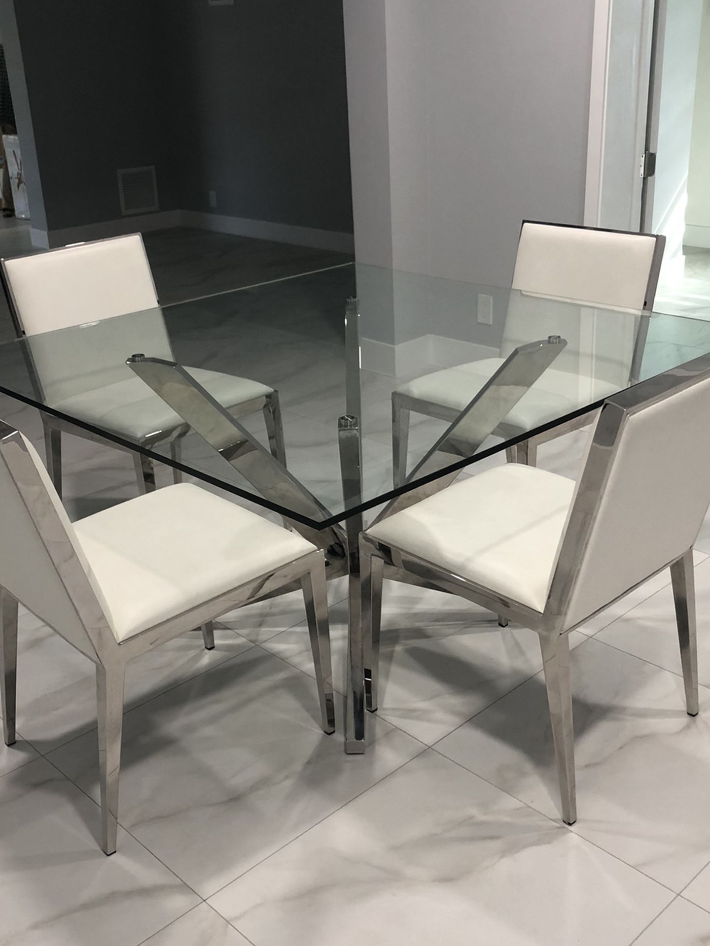 El Dorado Dining Table And Chairs