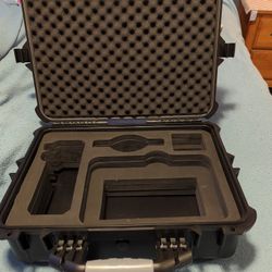 BRAND NEW LARGE PROTECTIVE HARD CASE