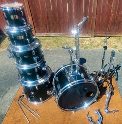 Vintage 70s Pearl Fiberglass Drum Set