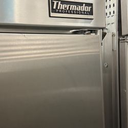 48in. Thermador Side By Side Refrigerator And Freezer 