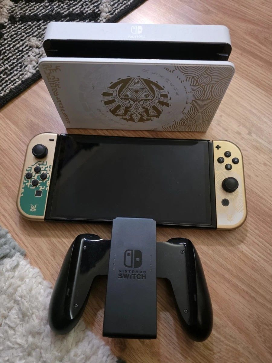 Zelda Nintendo Switch OLED And 3 Games