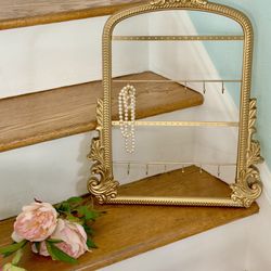 GOLD ORNATE JEWELRY HOLDER