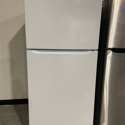 LG Refrigerator. Never use Everything On sale up to 50%Off.big save. 
