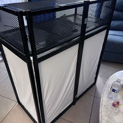 Dj Booth and mic 🎤