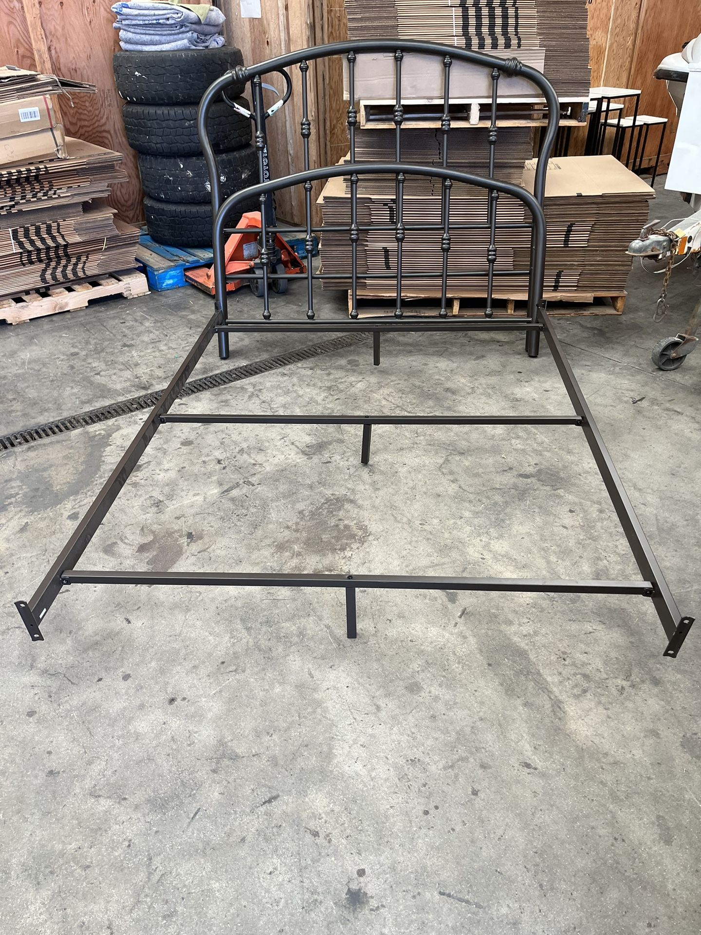 Queen Size Metal Platform Bed Frame