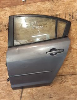 2007 MAZDA 3 OEM DOOR!