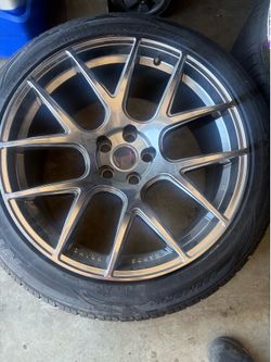 Rines con llantas——Rims with tires