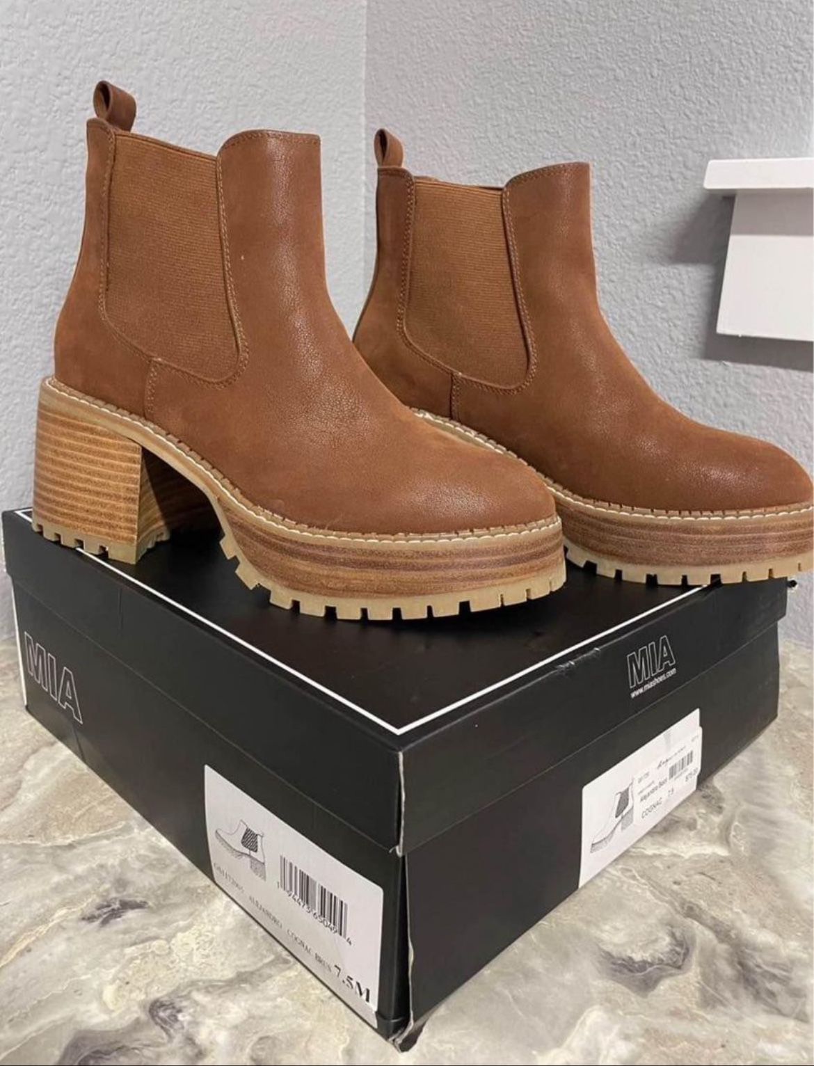 new mia boots 