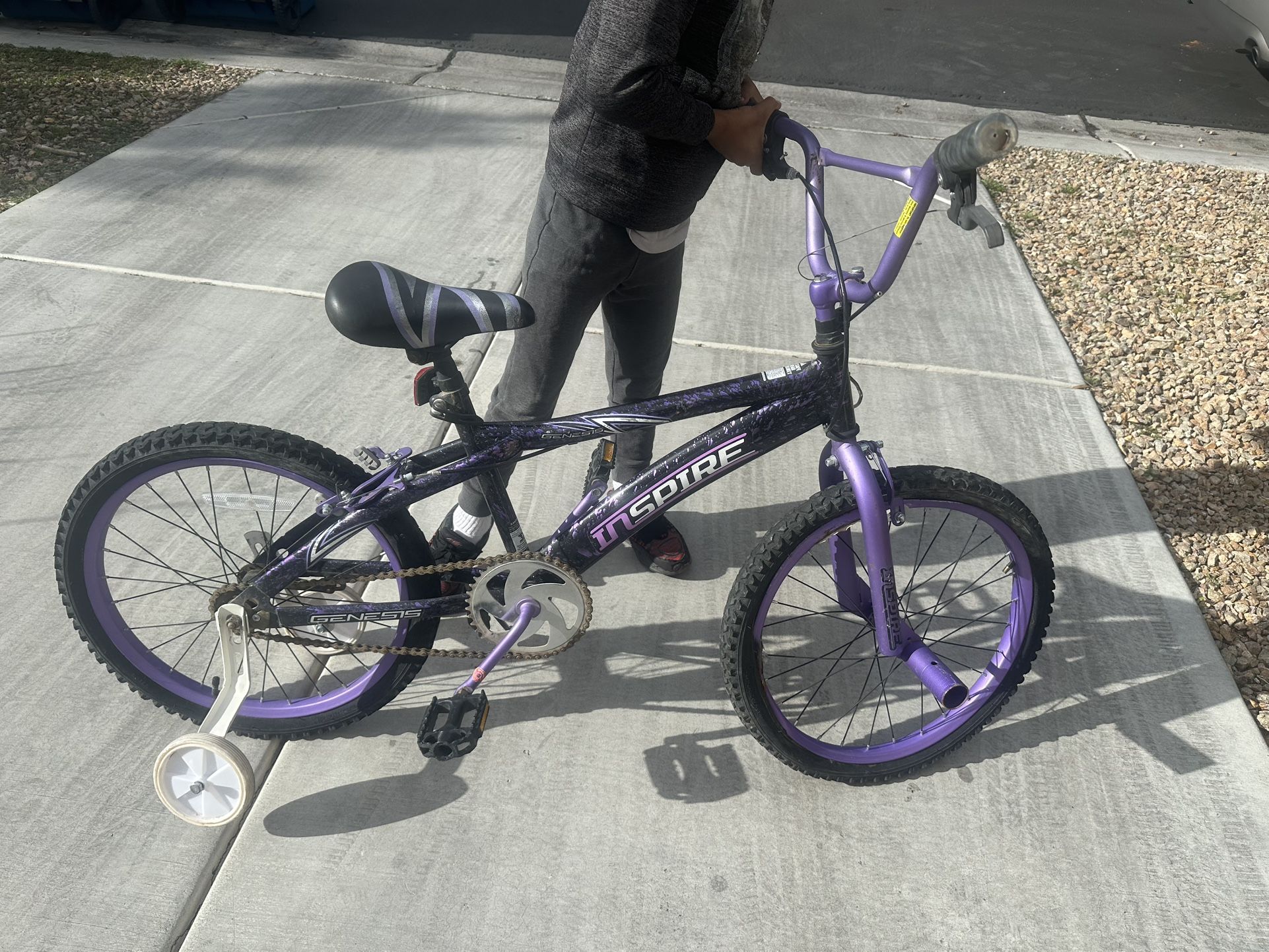 Kids Bike – Purple – With Training Wheels (Needs Repair)
