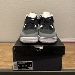 Jordan 4 Fear