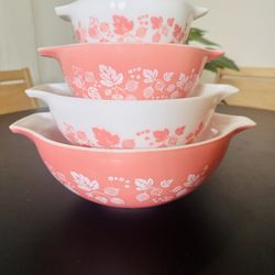 Pyrex Pink Gooseberry 