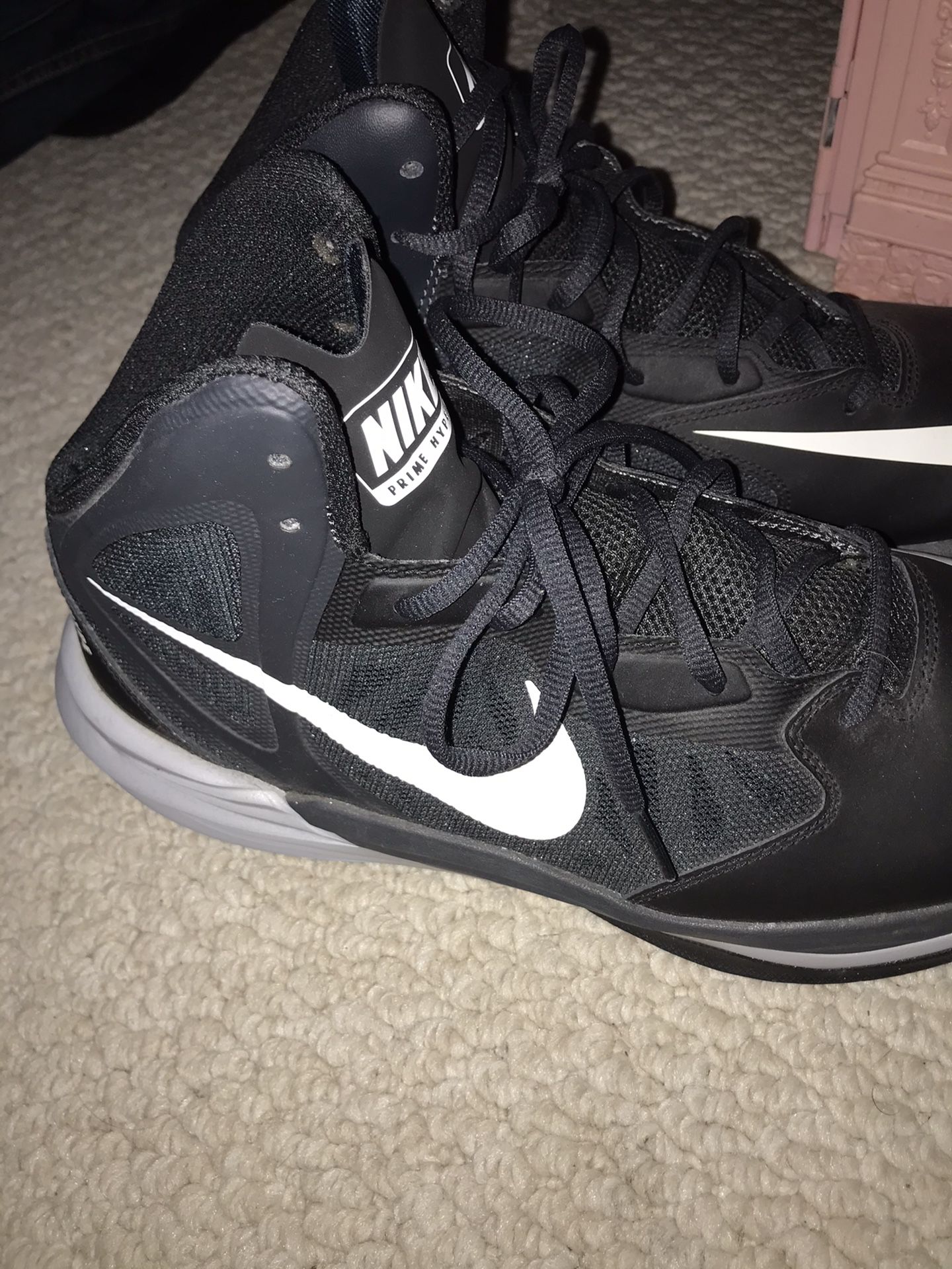 Nike men’s shoes size 9 great condition