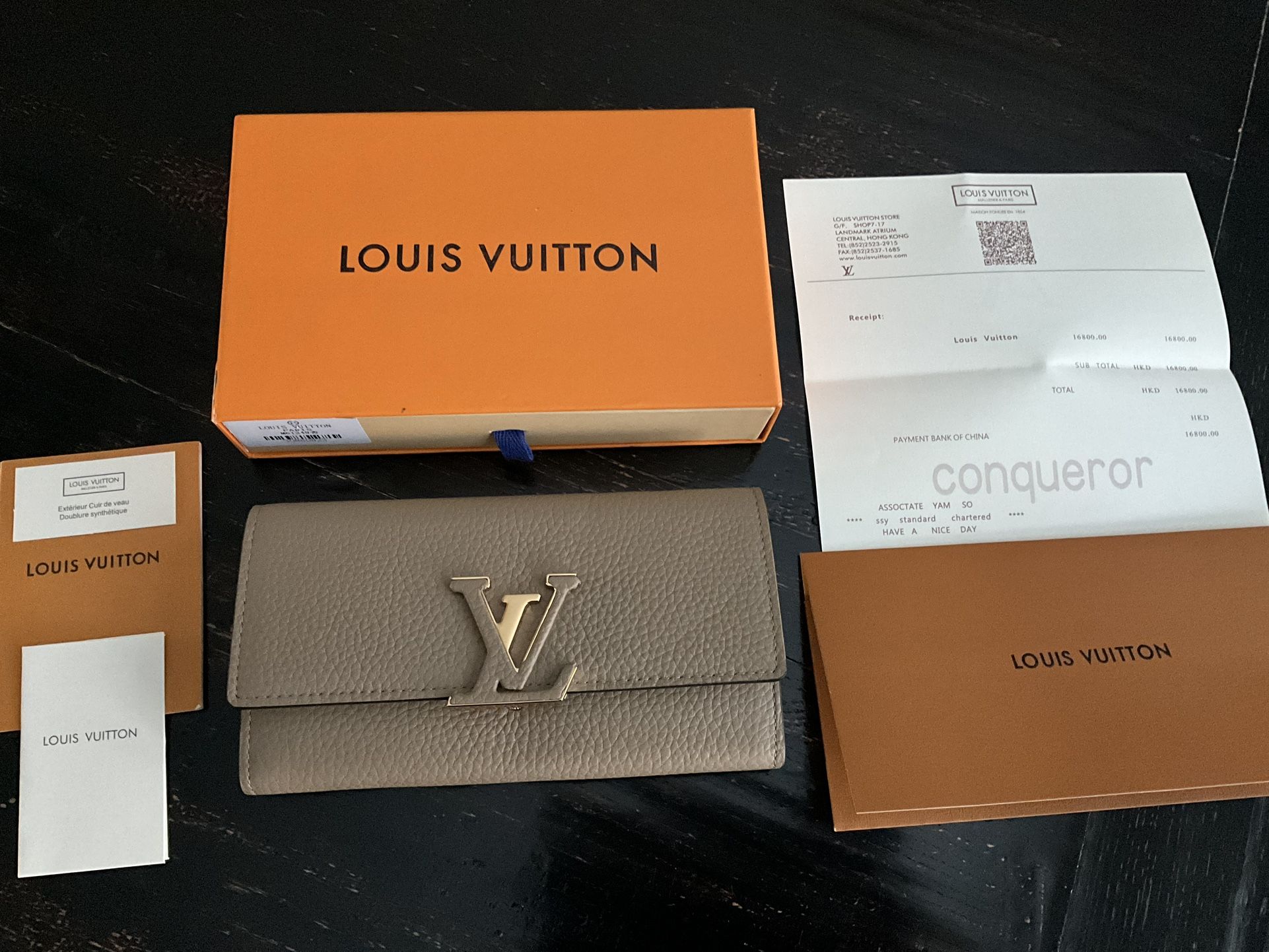 LV Capucines wallet Beige Color Large