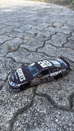 Kevin Harvick #29 Hershey's NASCAR Diecast Car