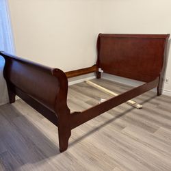 Queen Bedroom Set