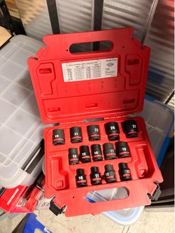 Milwaukee 1/2 impact short socket set with case