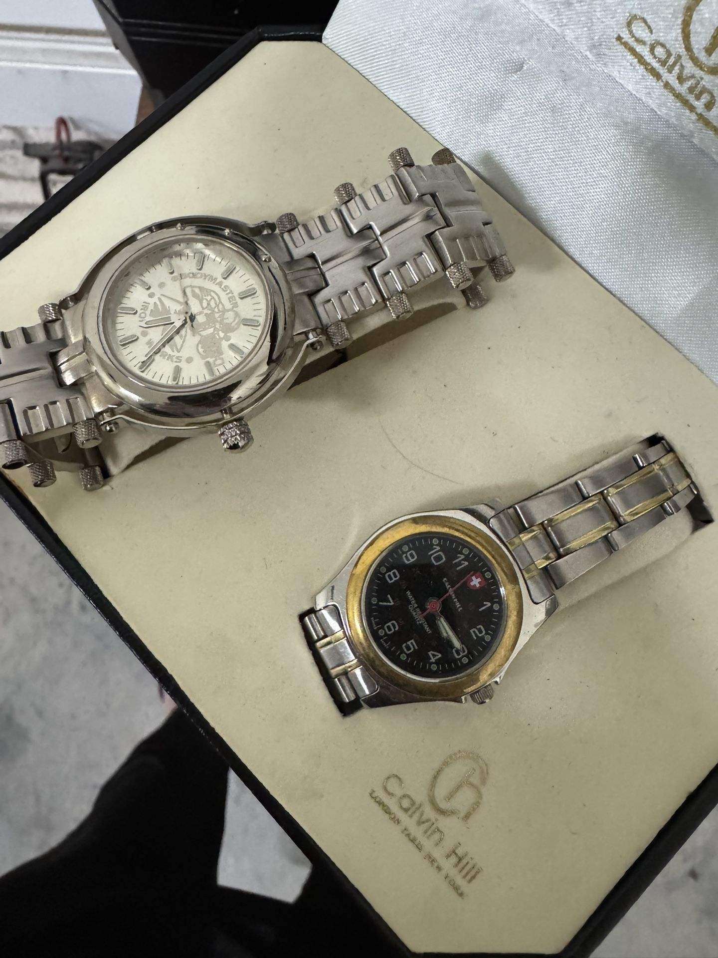 Beautiful Set His Her Watches 30 Each