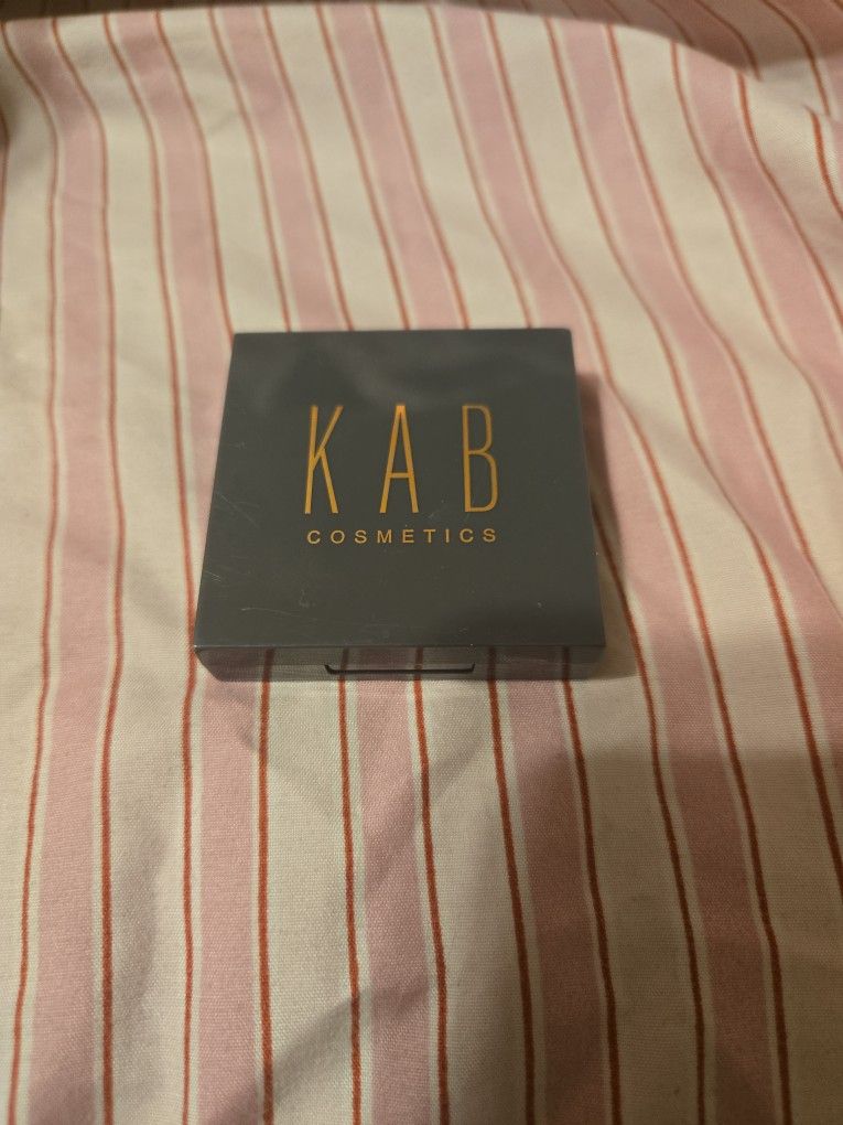KAB COSMETICS EYESHADOW QUAD