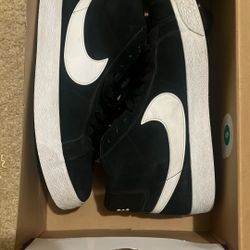 Nike Blazers 9.5 Men
