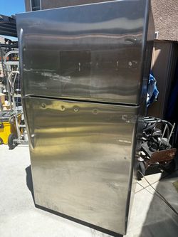 Refrigerator GE Stainless Steel