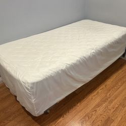 Twin size bed set – frame – box spring – Serta mattress 