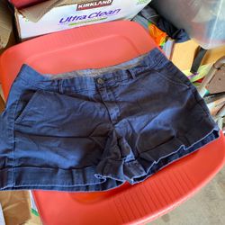 Banana republic navy blue shorts, size 10P