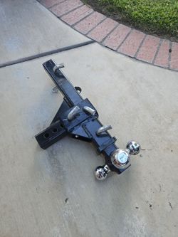 Hitch ball mount