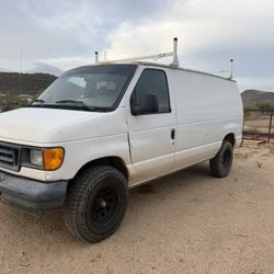 2004 Ford E-250