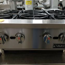 Dukers 24"L Hot Plate With 4 Burners Natural Gas