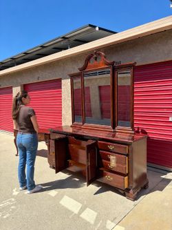 Thomasville Solid Wood Dresser Set w/ Mirror & Matching Vanity Table