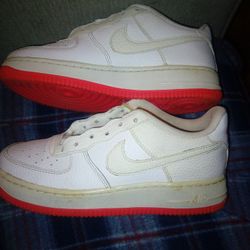 Pelle Pelle Jacket And Nike Sneakers 