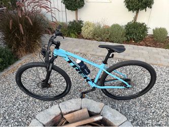 Trek Marlin 5 Gen 2 29” Mountain Bike – Large – Azure Blue – Needs new Brake Levers and new Rear derailer cable $275 or Best Offer