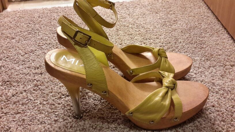 MIA size 8 leather and faux wood, high heels/sandals (also fits a 7.5 as well)