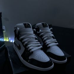Air Jordan 1 Mid SE