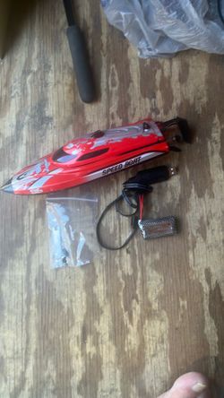 RC Racing Speed Boat New no Controller