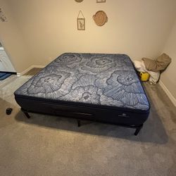 King Bed - Serta Perfect Sleeper With Adjustable Base